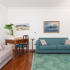 https://colombina-home-venice-with-canal-view.hotelslidodijesolo.com