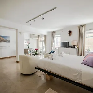 https://gondola-rosa-incantevole-vista-sul-canale.hotelslidodijesolo.com